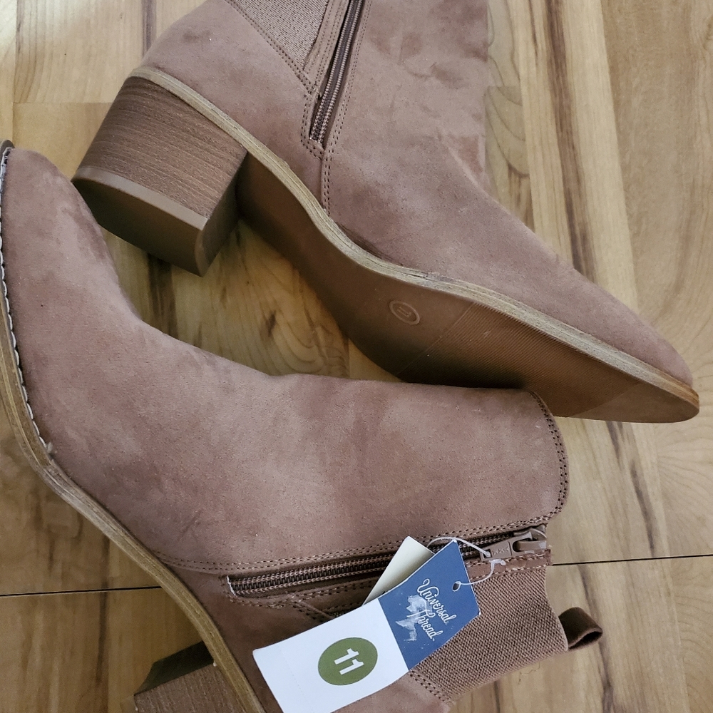 Women's ankle boots thread boots with memory foam insole. Size 11